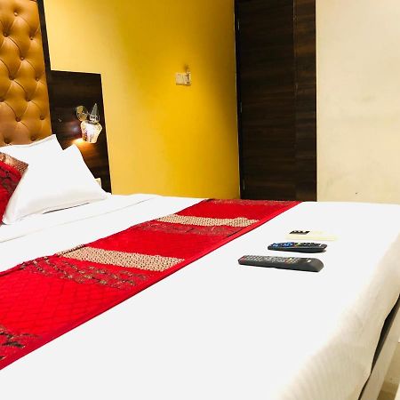 Hotel New Silver Elite Мумбай Екстериор снимка