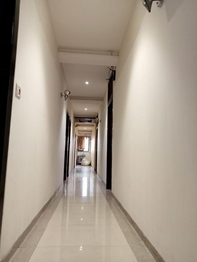 Hotel New Silver Elite Мумбай Екстериор снимка