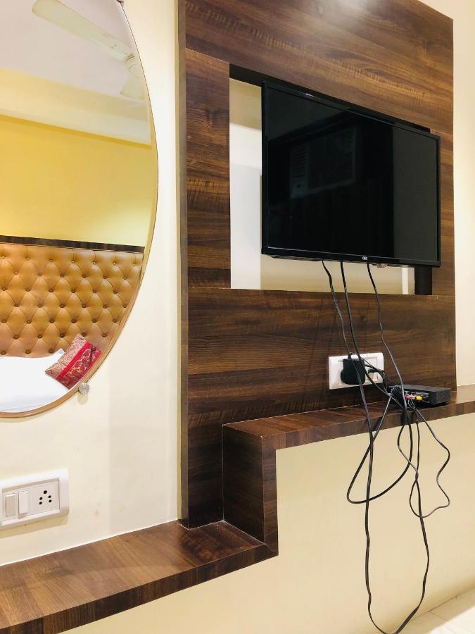 Hotel New Silver Elite Мумбай Екстериор снимка