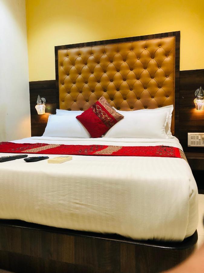 Hotel New Silver Elite Мумбай Екстериор снимка