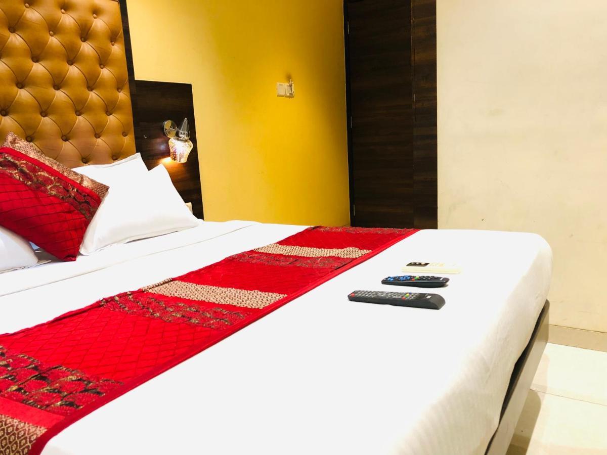 Hotel New Silver Elite Мумбай Екстериор снимка
